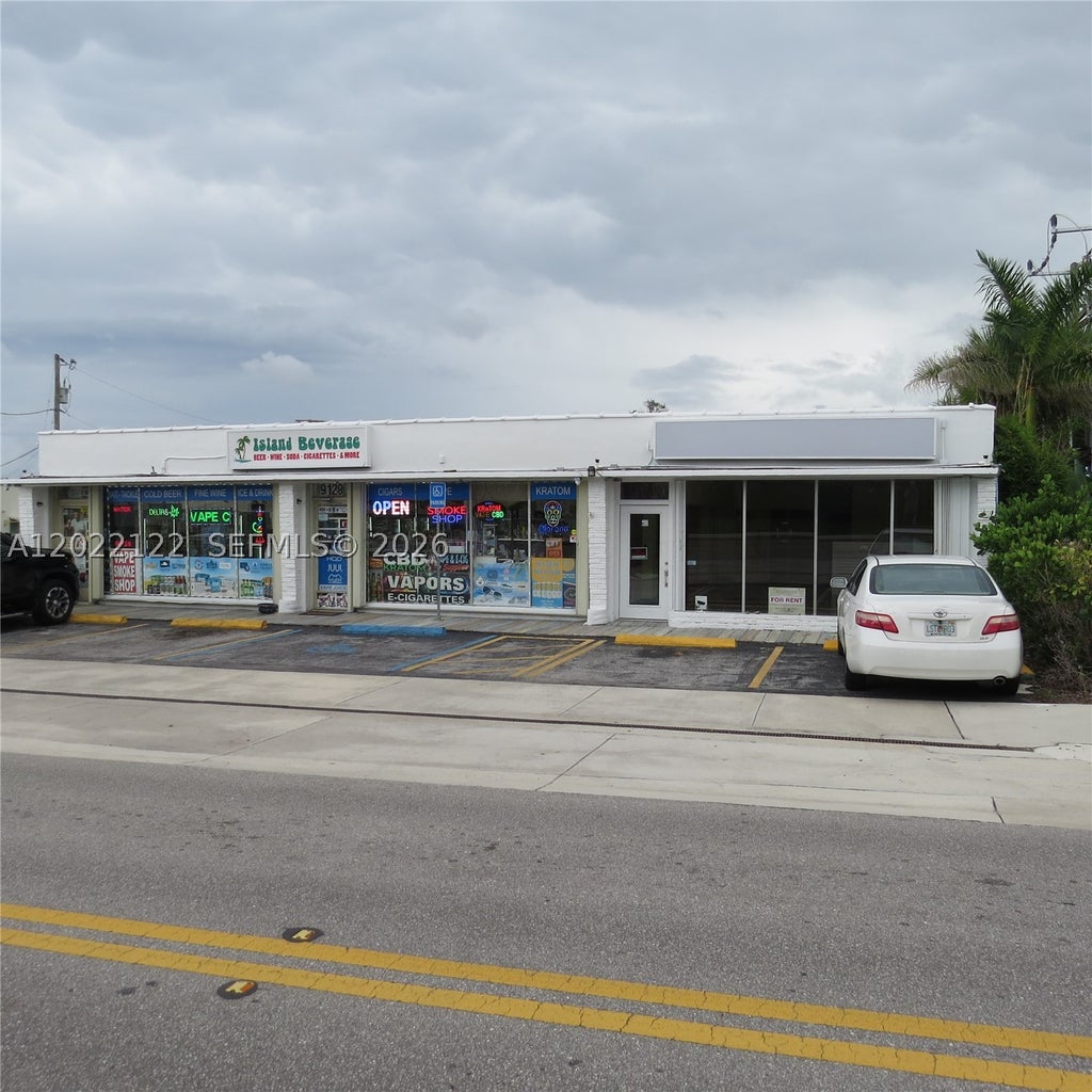 Photo of 9128 SE Bridge Rd, Hobe Sound, FL 33455 (MLS # A12022122)