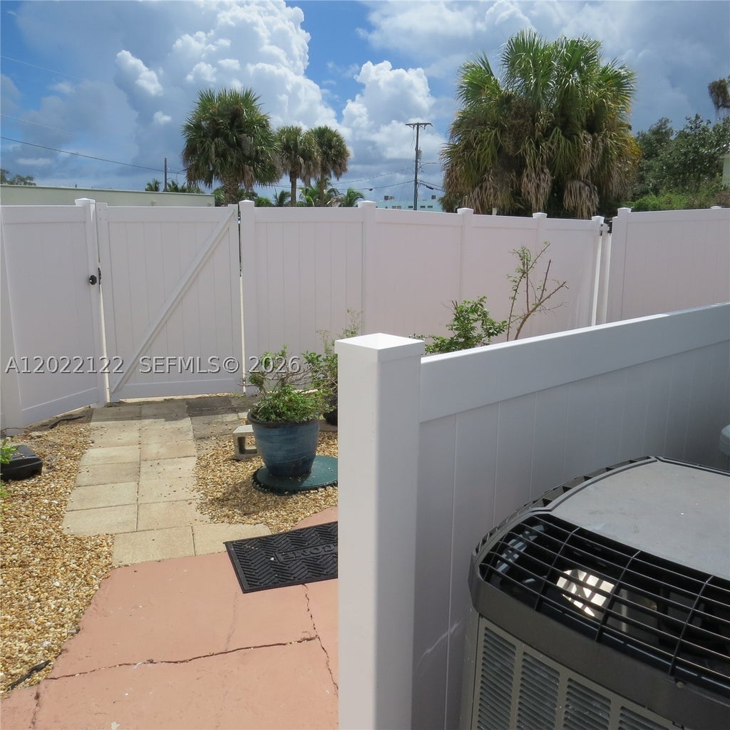 Photo of 9128 SE Bridge Rd, Hobe Sound, FL 33455 (MLS # A12022122)