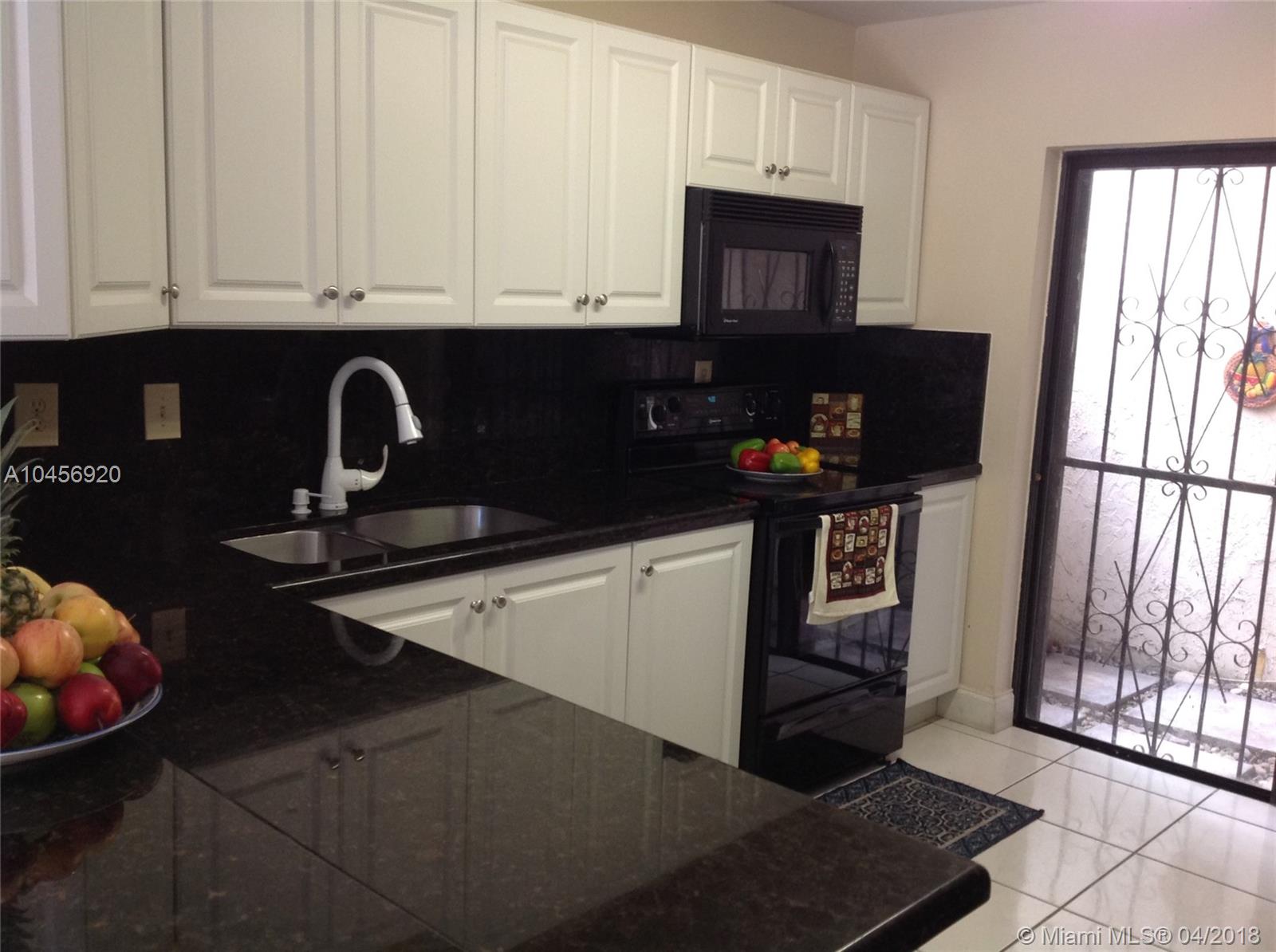 TAMIAMI LAKES SEC 7 - Residential