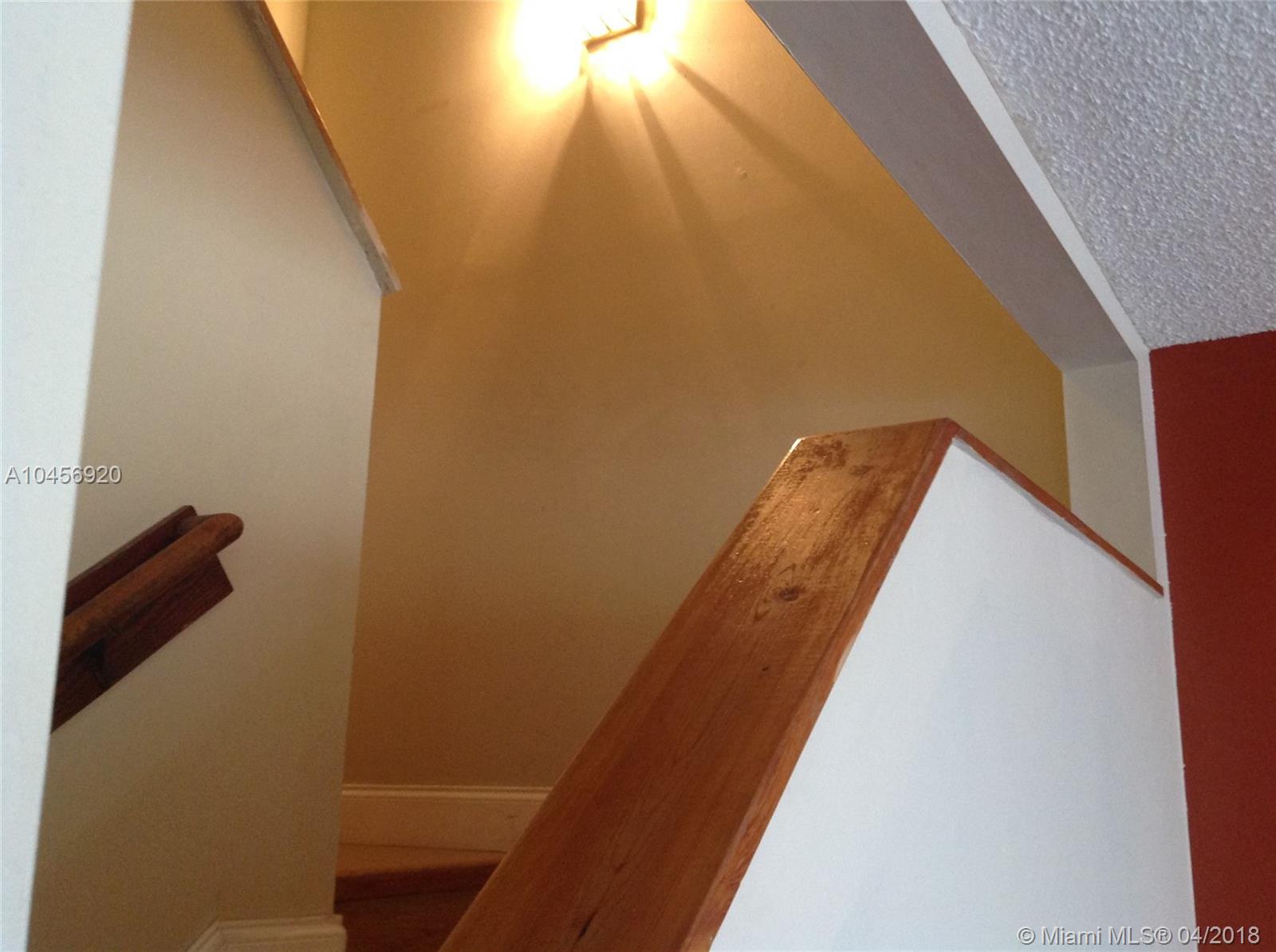 TAMIAMI LAKES SEC 7 - Residential