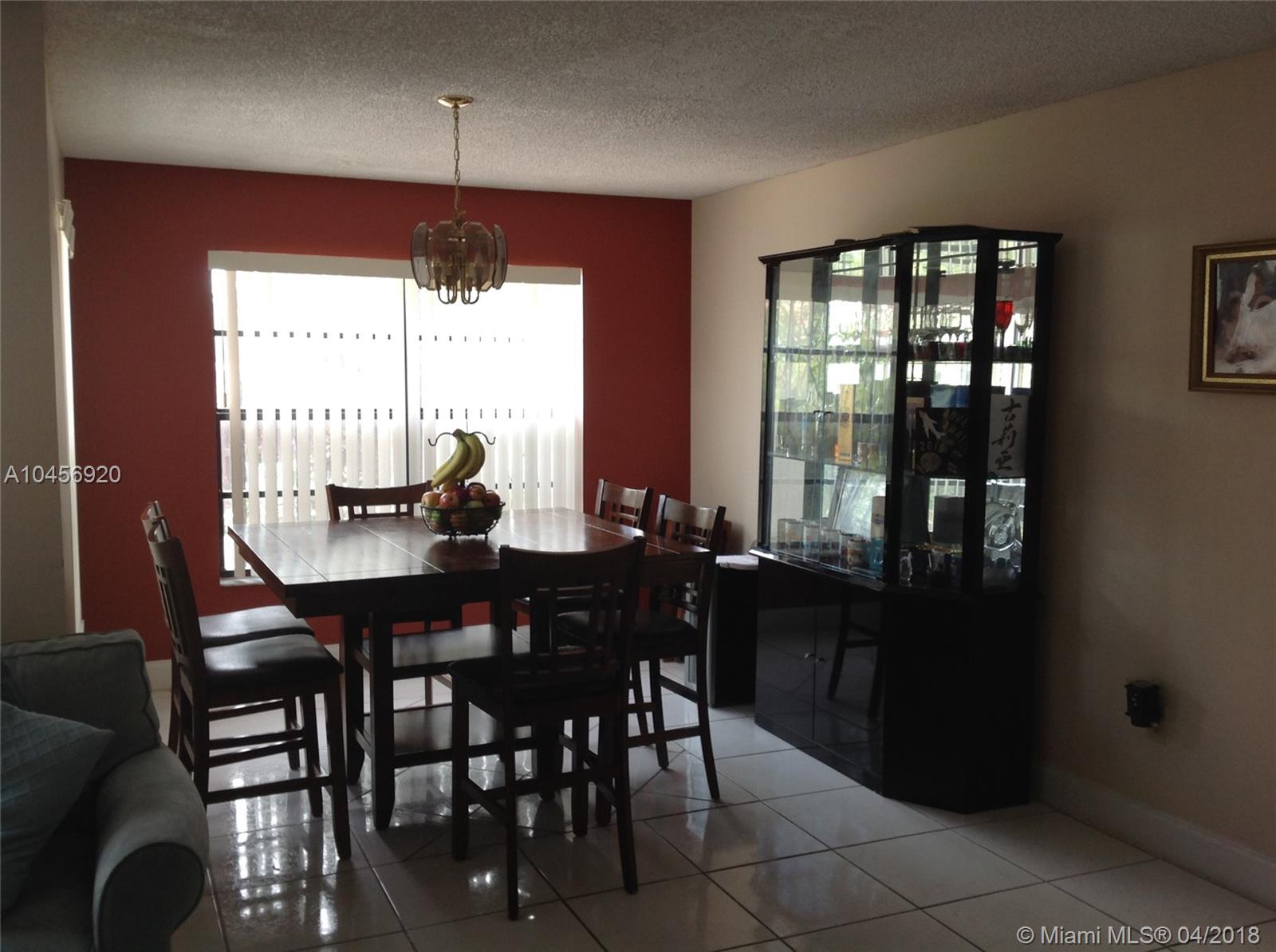 TAMIAMI LAKES SEC 7 - Residential