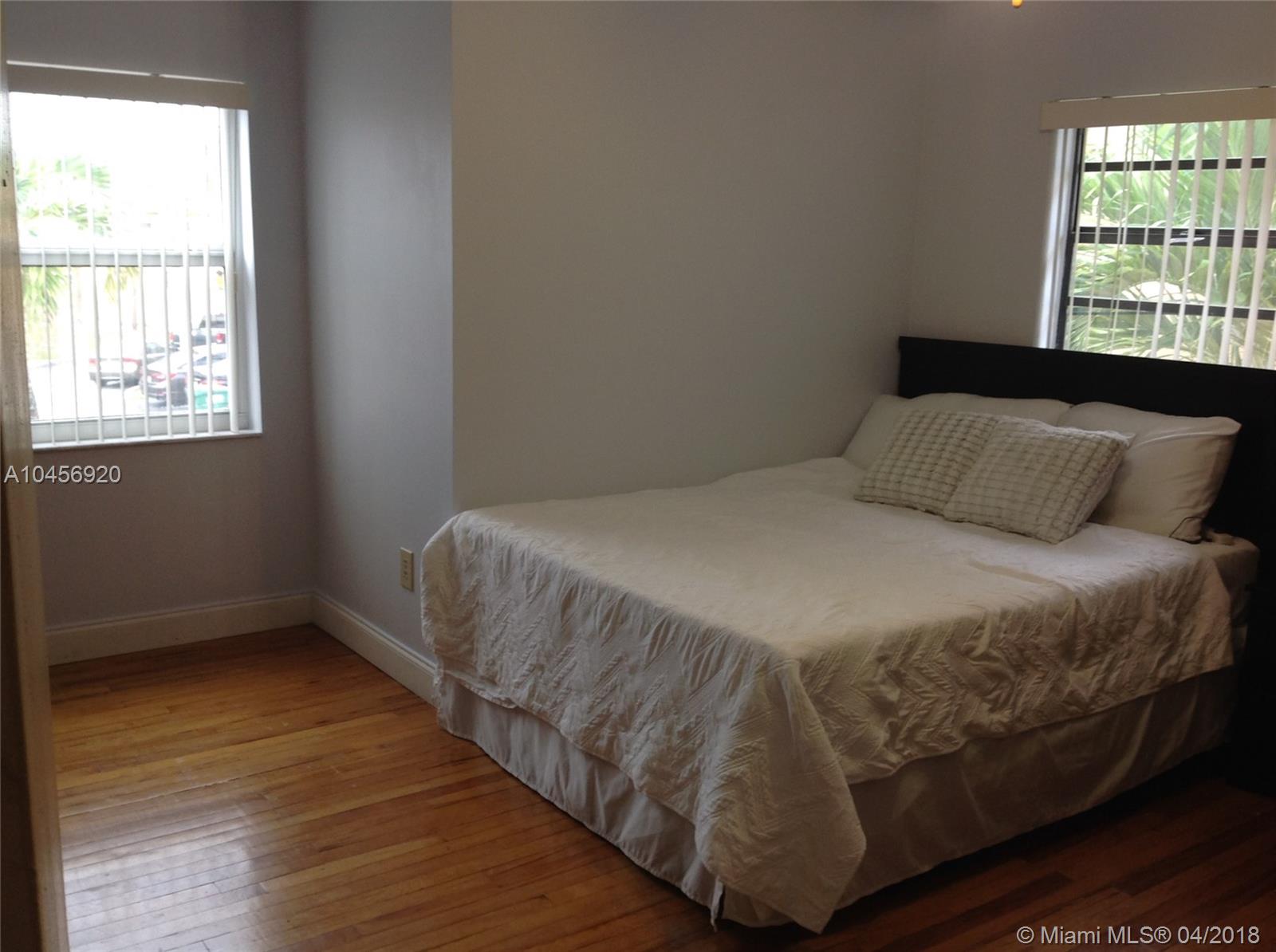 TAMIAMI LAKES SEC 7 - Residential