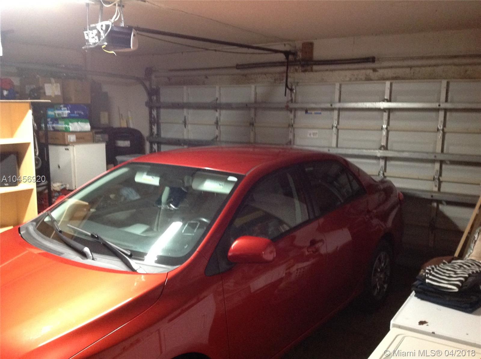 TAMIAMI LAKES SEC 7 - Residential