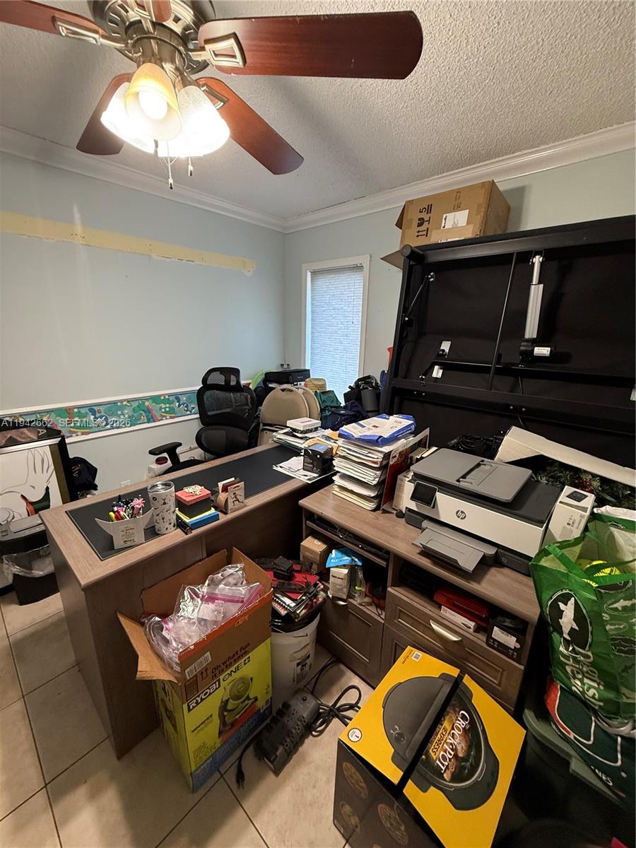 BANYAN LAKES - Residential