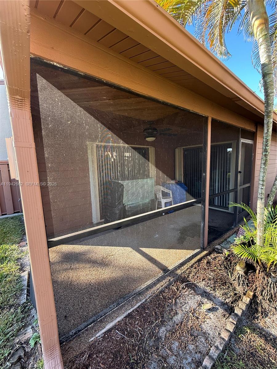 BANYAN LAKES - Residential