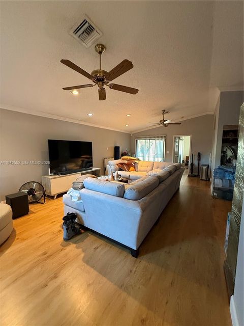 6190 Pine Tree Ln Tamarac FL 33319