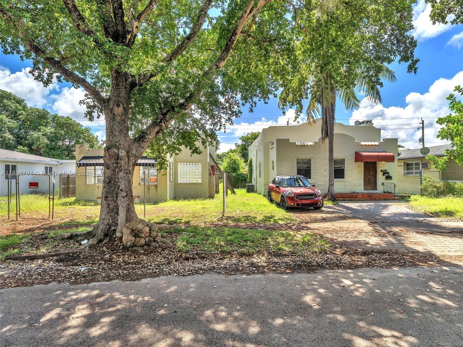 1932 Dewey St
