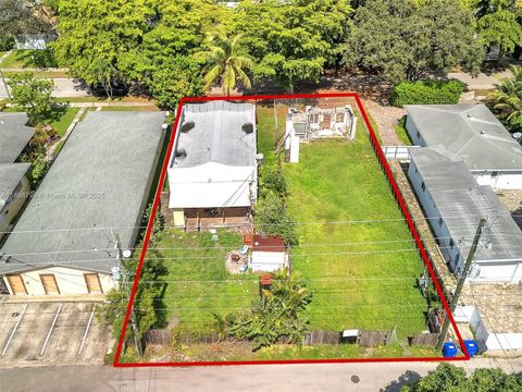 1932 Dewey St Hollywood FL 33020