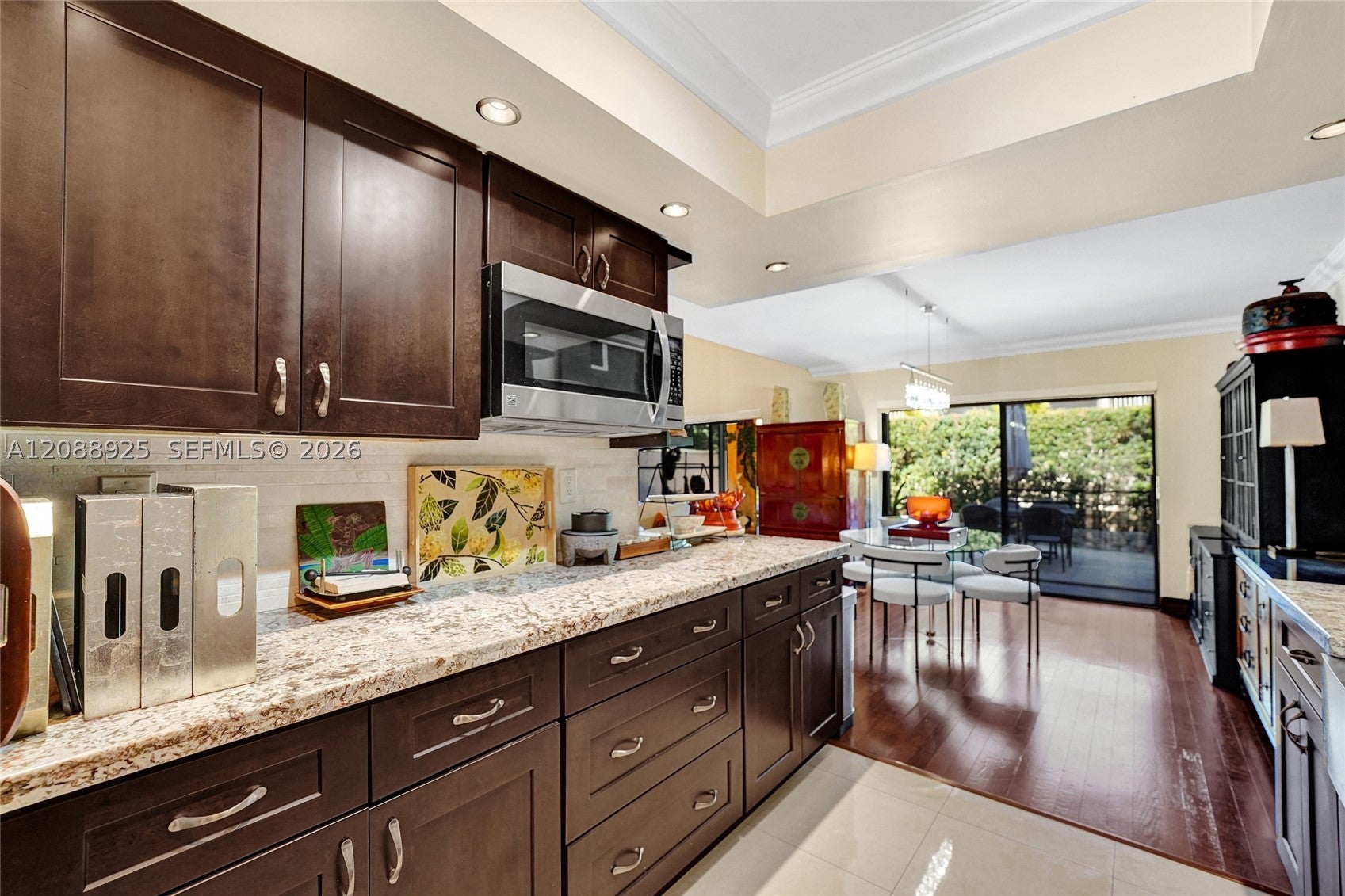 403 Dunwoody Ln 38