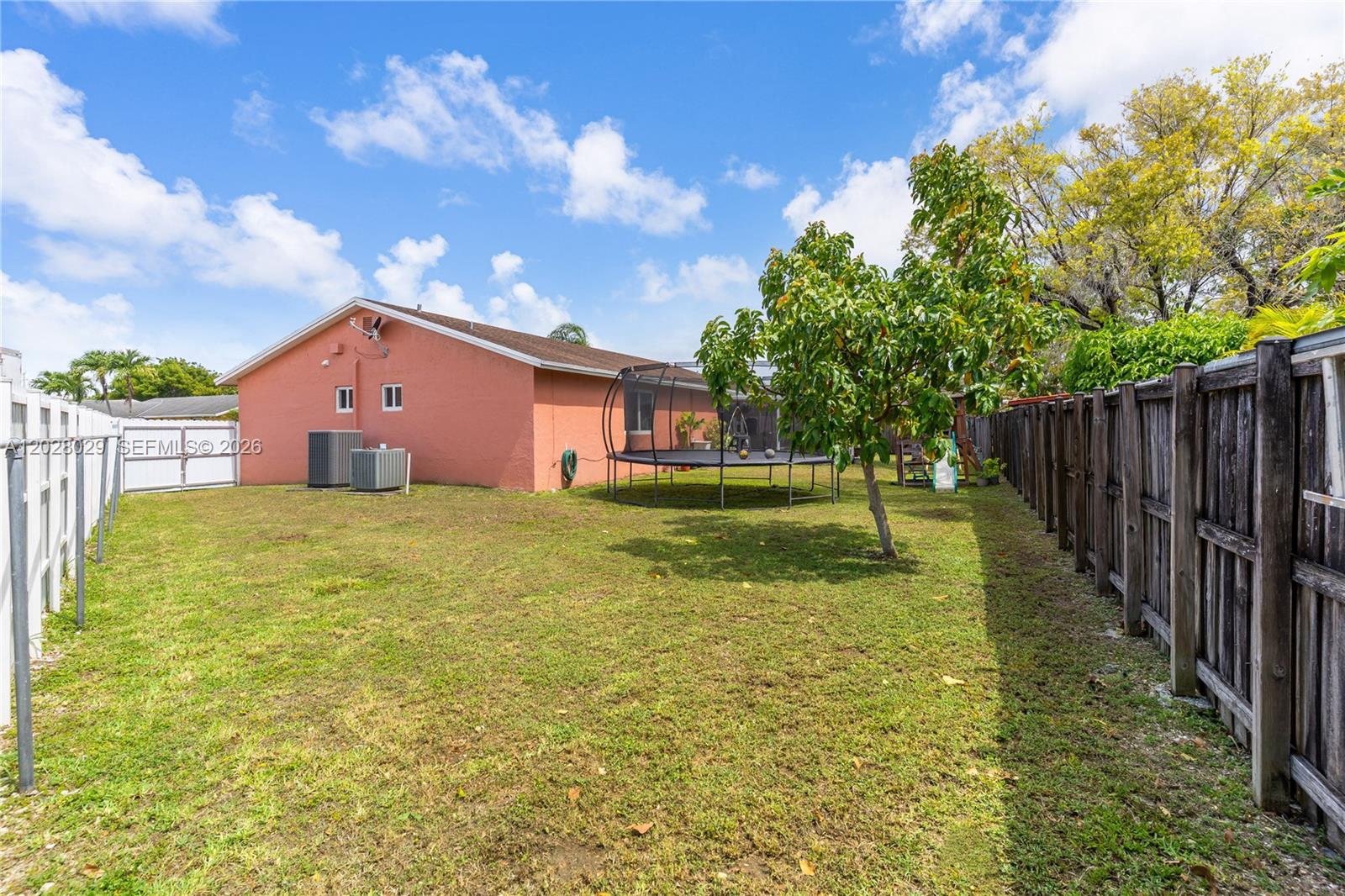 MEADOW WOOD MANOR SEC 6 - Residential