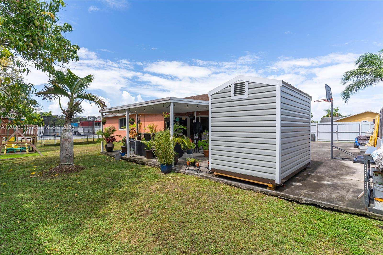 MEADOW WOOD MANOR SEC 6 - Residential