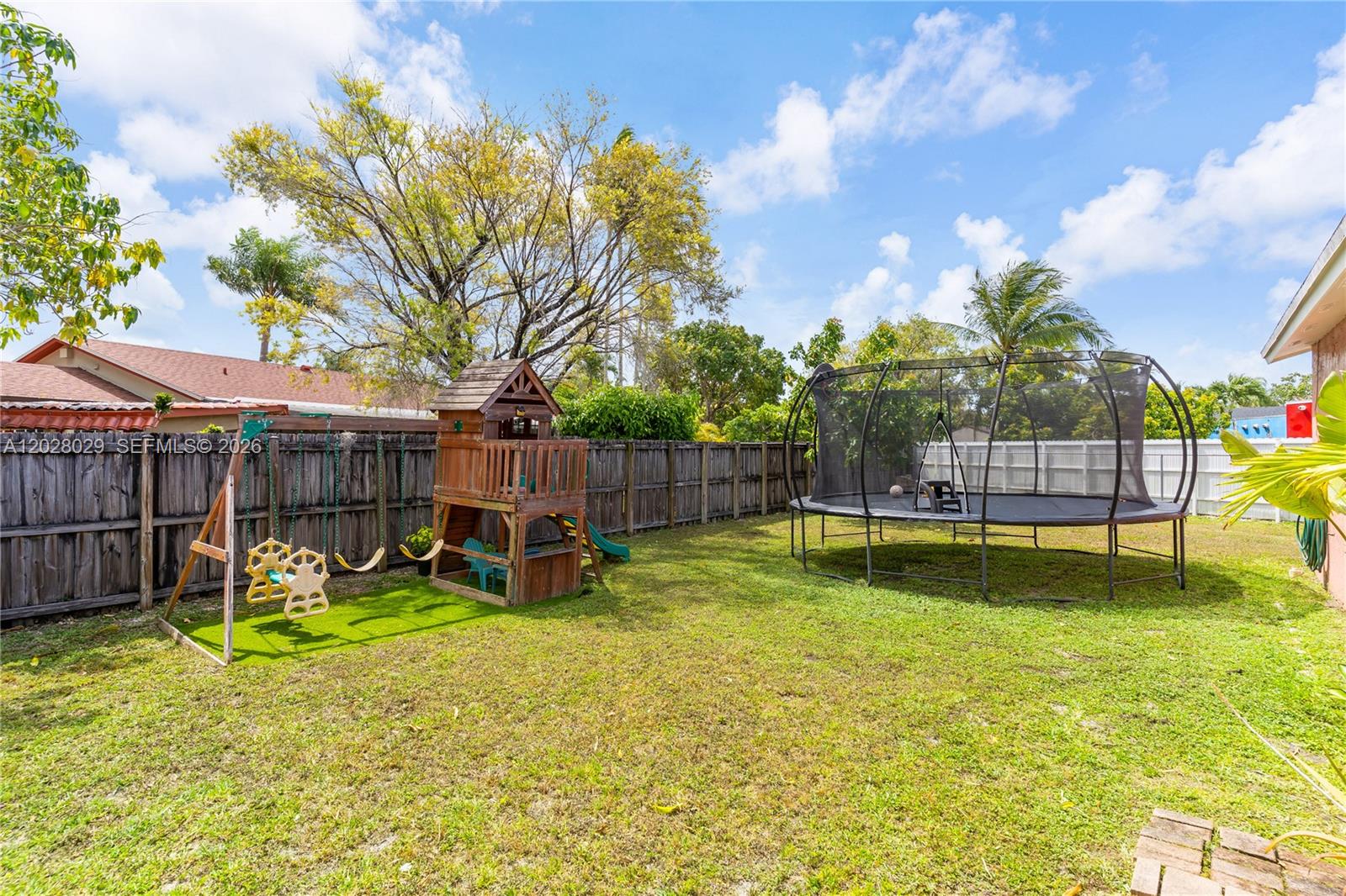 MEADOW WOOD MANOR SEC 6 - Residential