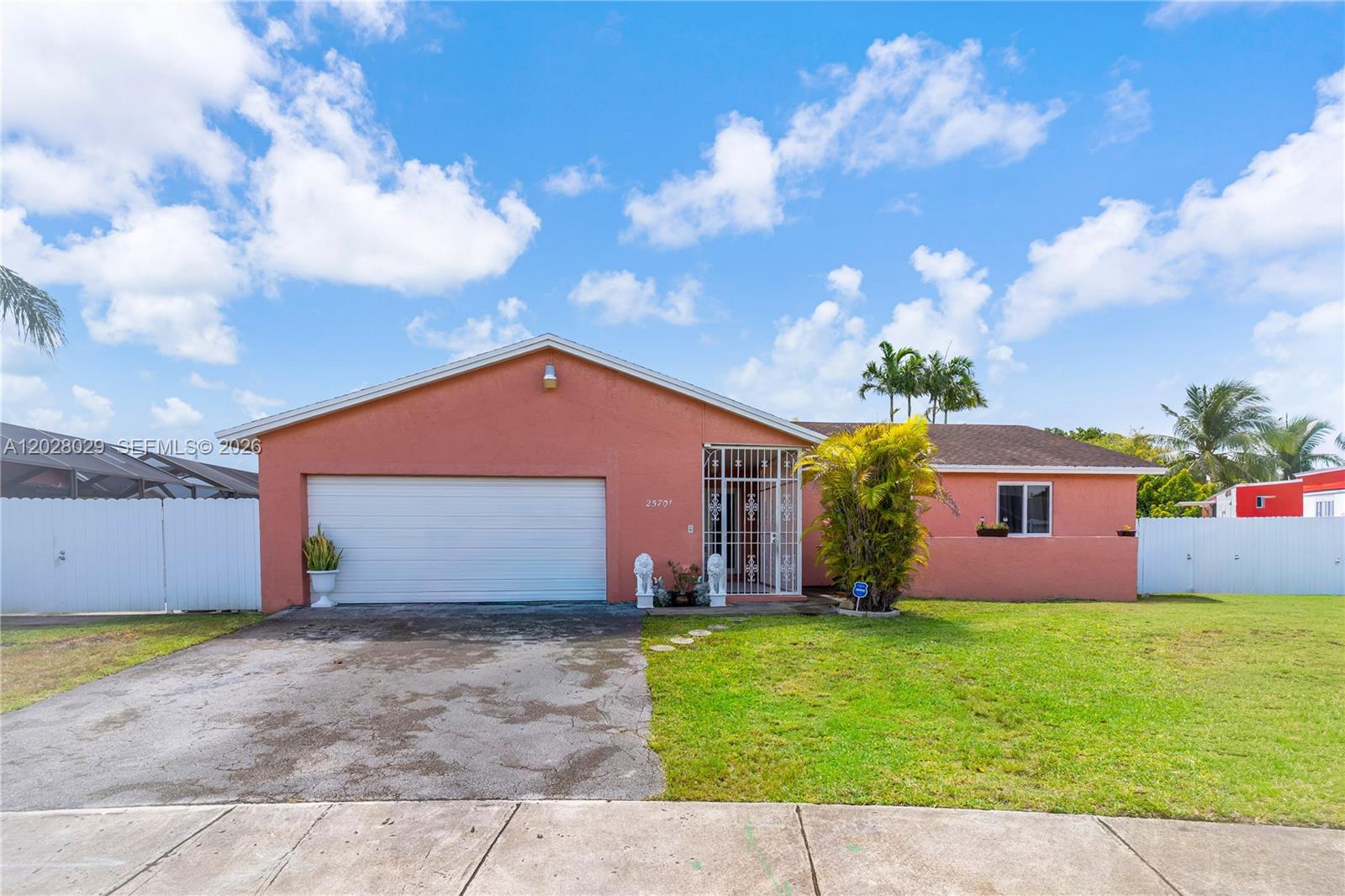 MEADOW WOOD MANOR SEC 6 - Residential