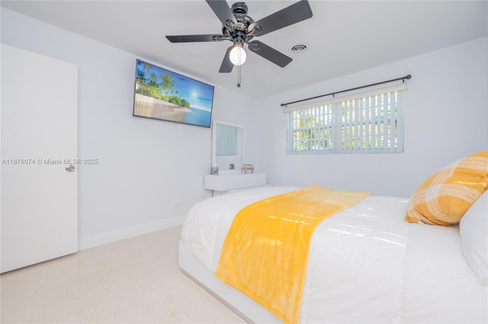 HOLLYWOOD HILLS - Residential Lease