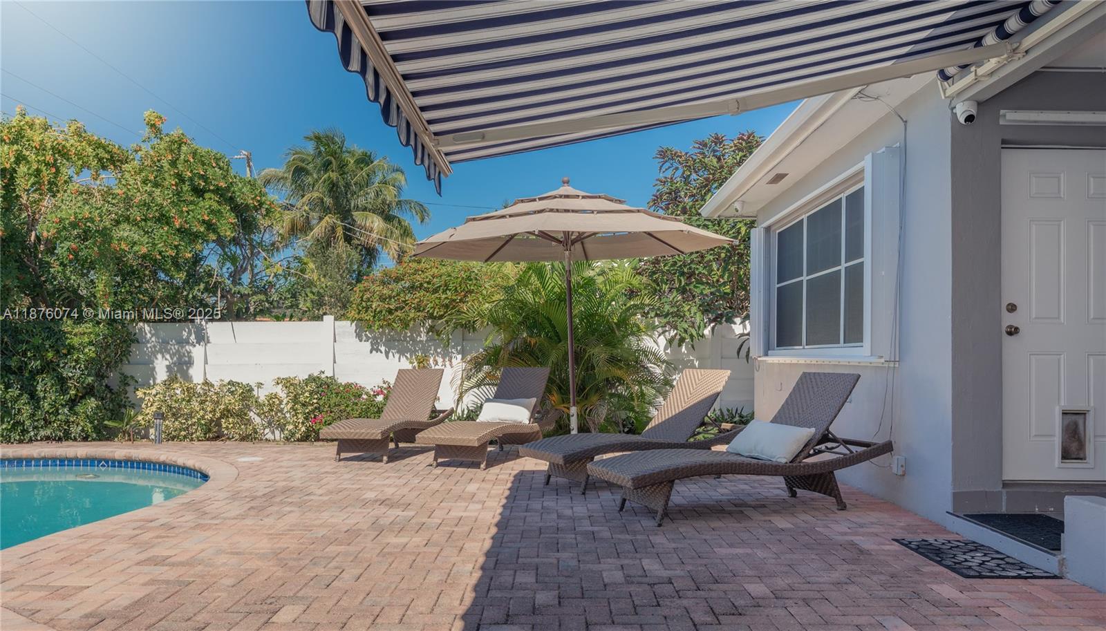 HOLLYWOOD HILLS - Residential Lease