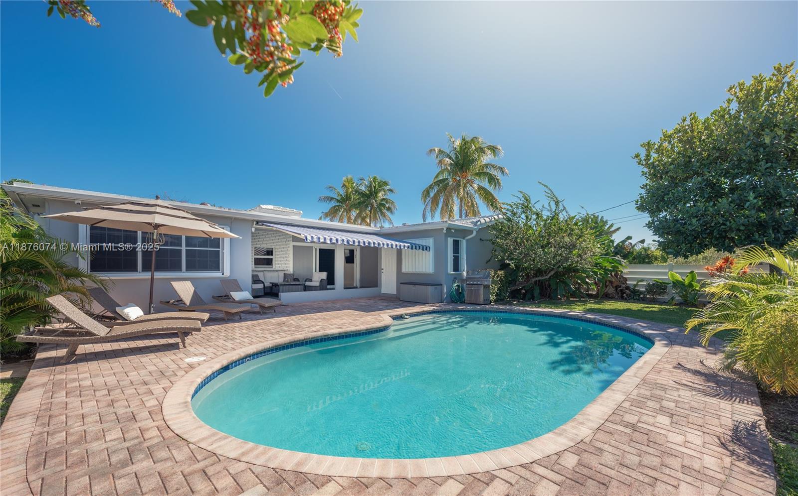 HOLLYWOOD HILLS - Residential Lease