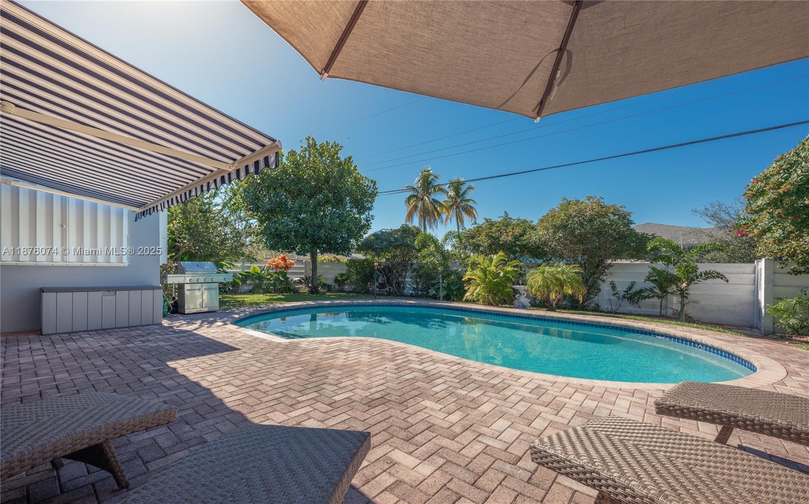 HOLLYWOOD HILLS - Residential Lease