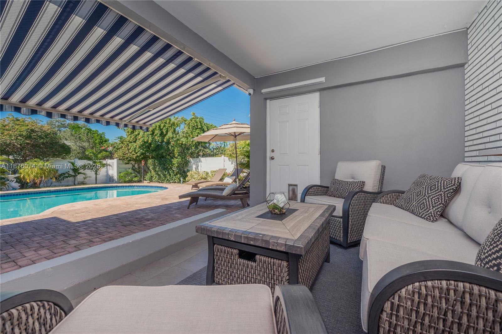 HOLLYWOOD HILLS - Residential Lease