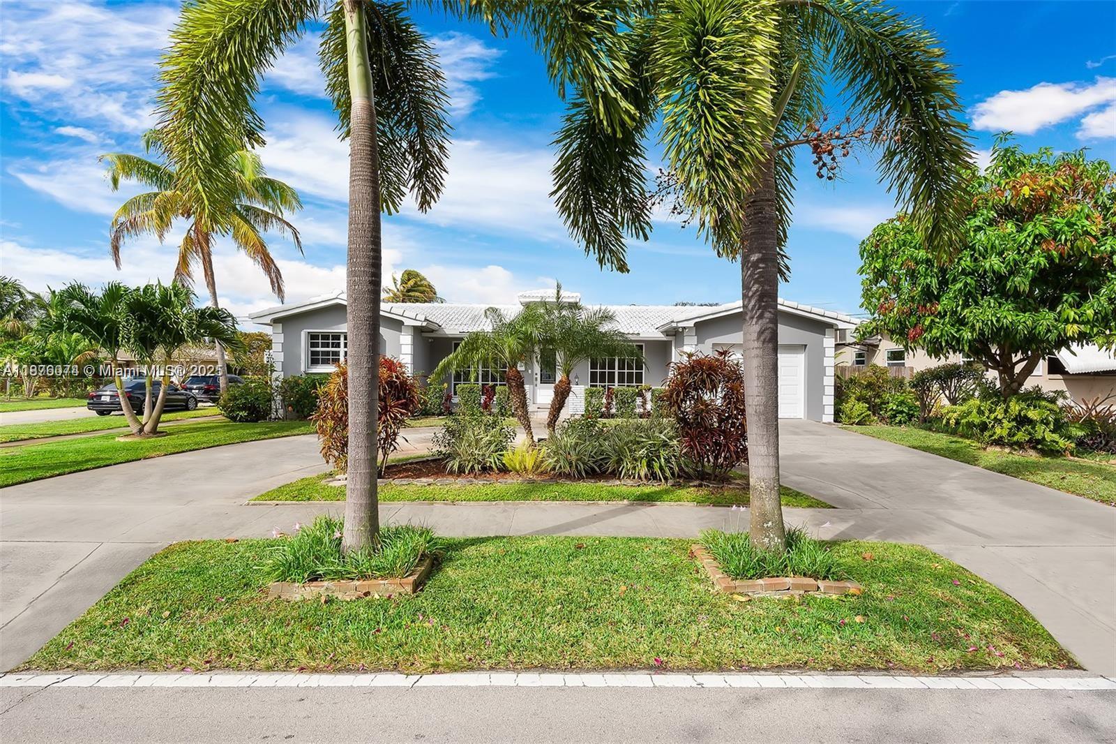 HOLLYWOOD HILLS - Residential Lease