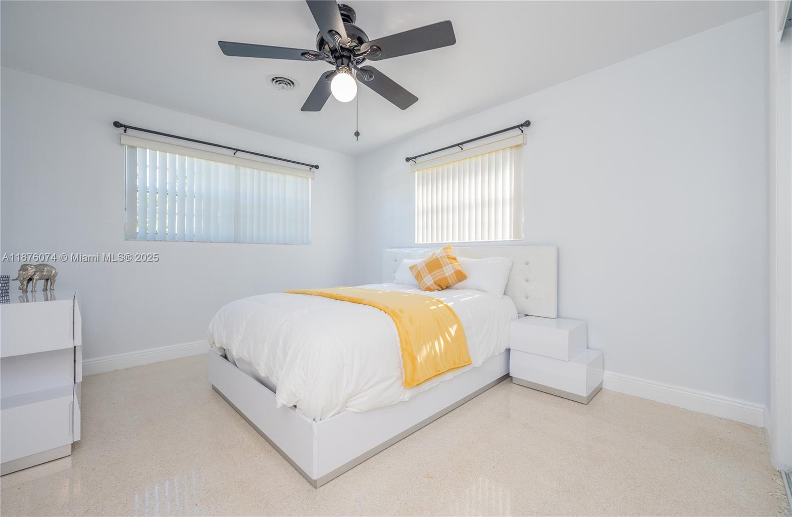 HOLLYWOOD HILLS - Residential Lease