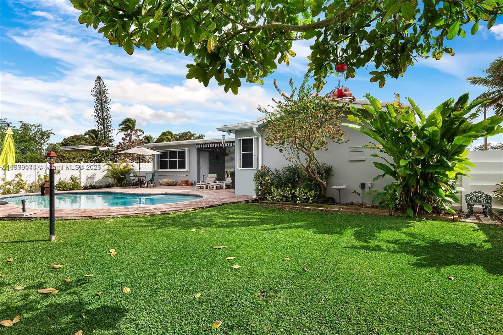 HOLLYWOOD HILLS - Residential Lease