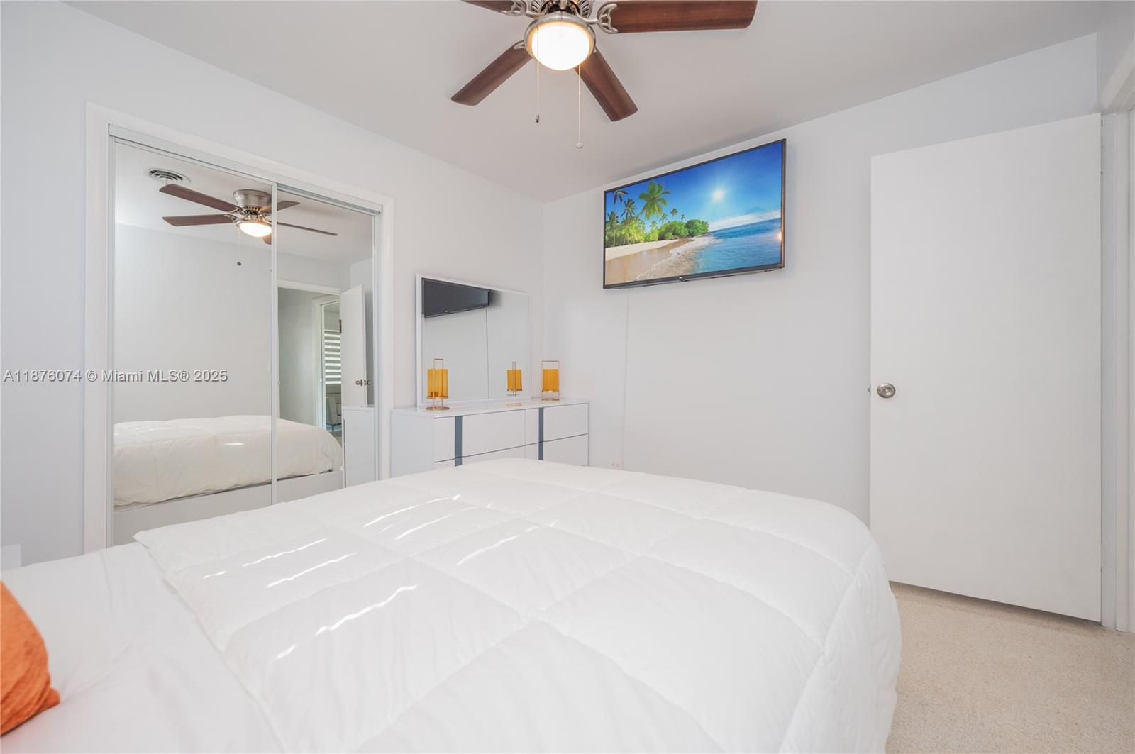 HOLLYWOOD HILLS - Residential Lease