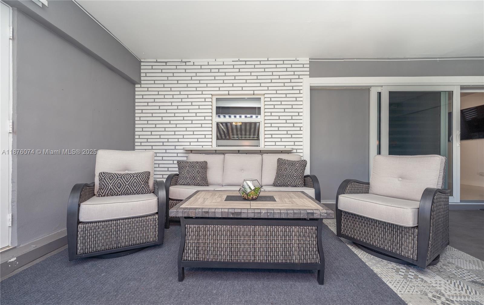 HOLLYWOOD HILLS - Residential Lease