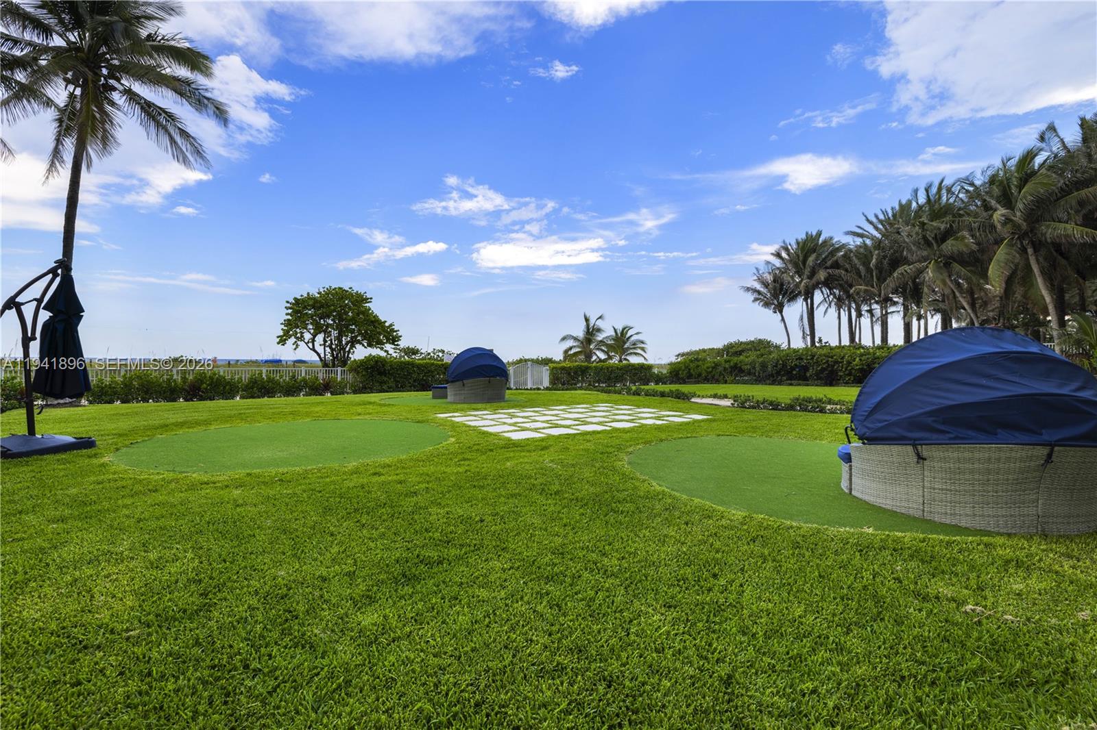 THE WAVES CONDO - Residential