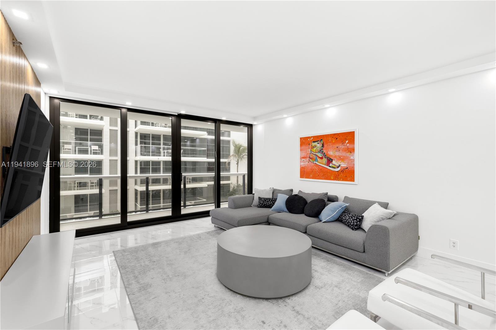 THE WAVES CONDO - Residential