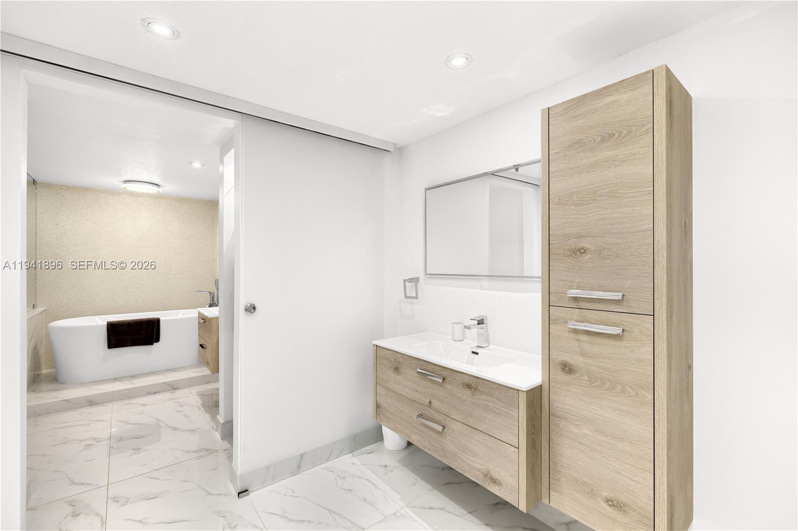 THE WAVES CONDO - Residential