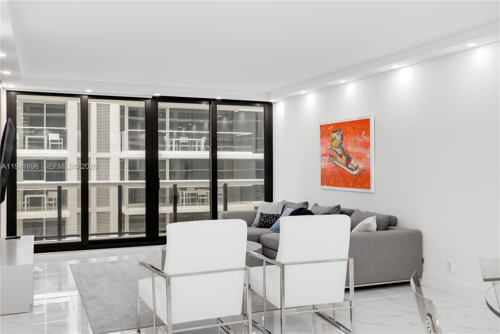 THE WAVES CONDO - Residential