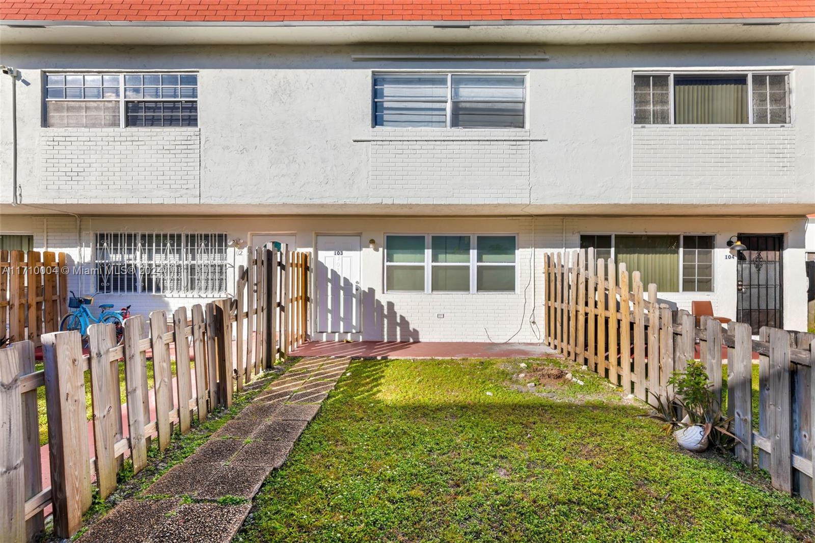Rental Property at 1461 Ne 150th St 103, Miami, Broward County, Florida - Bedrooms: 2 
Bathrooms: 2  - $2,000 MO.