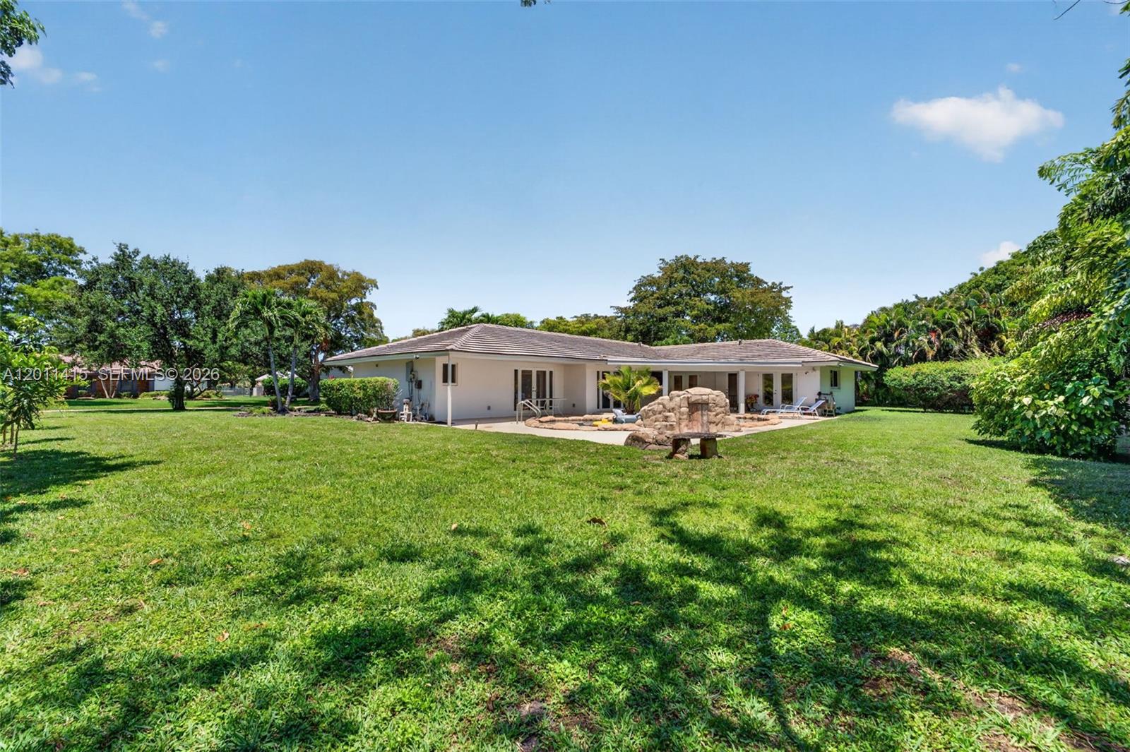 CORAL SPRINGS COUNTRY CLU - Residential Lease