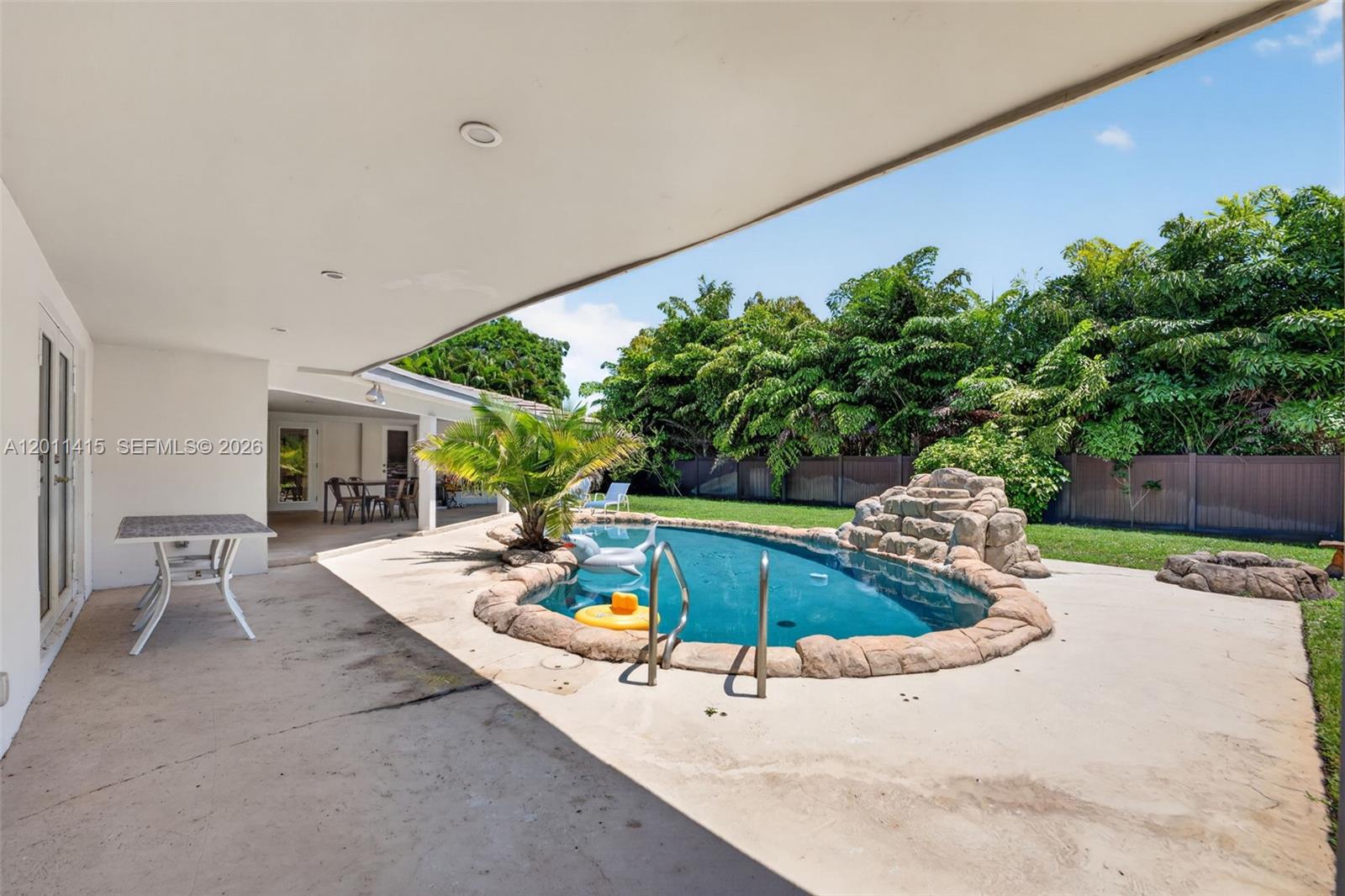 CORAL SPRINGS COUNTRY CLU - Residential Lease
