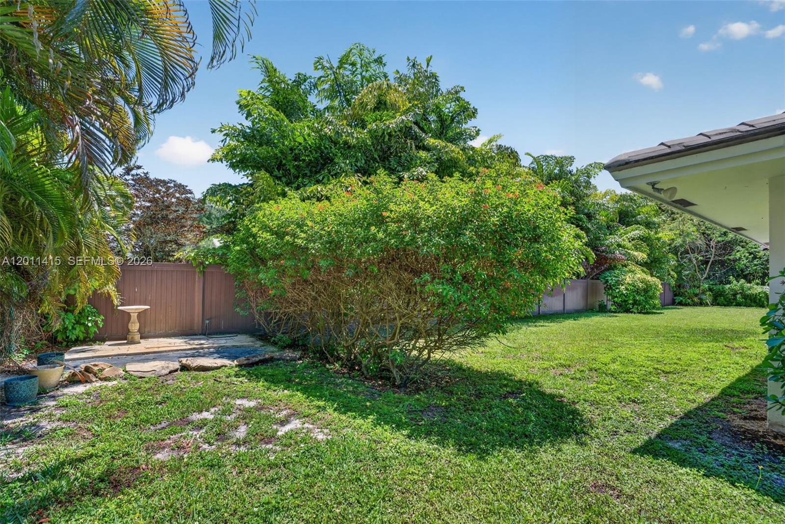 CORAL SPRINGS COUNTRY CLU - Residential Lease