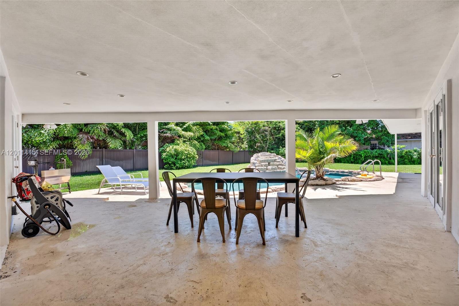 CORAL SPRINGS COUNTRY CLU - Residential Lease