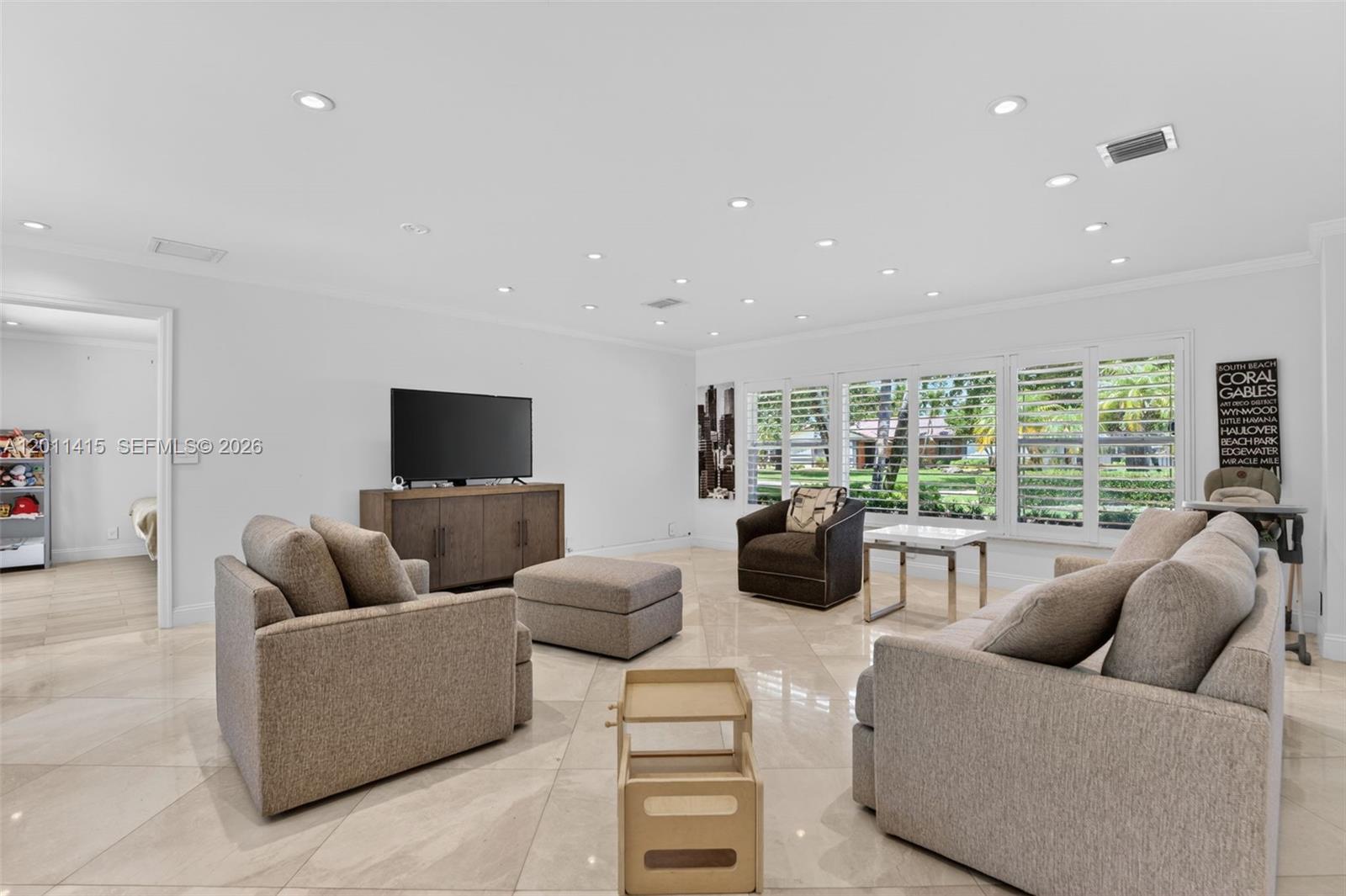 CORAL SPRINGS COUNTRY CLU - Residential Lease