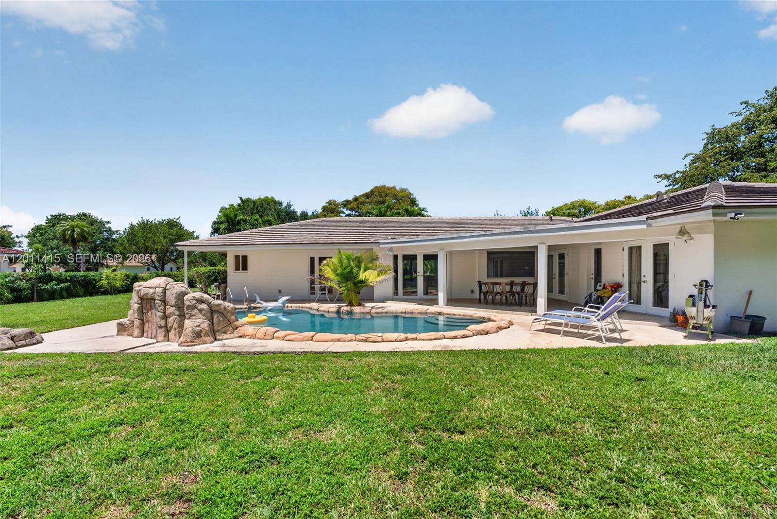 CORAL SPRINGS COUNTRY CLU - Residential Lease