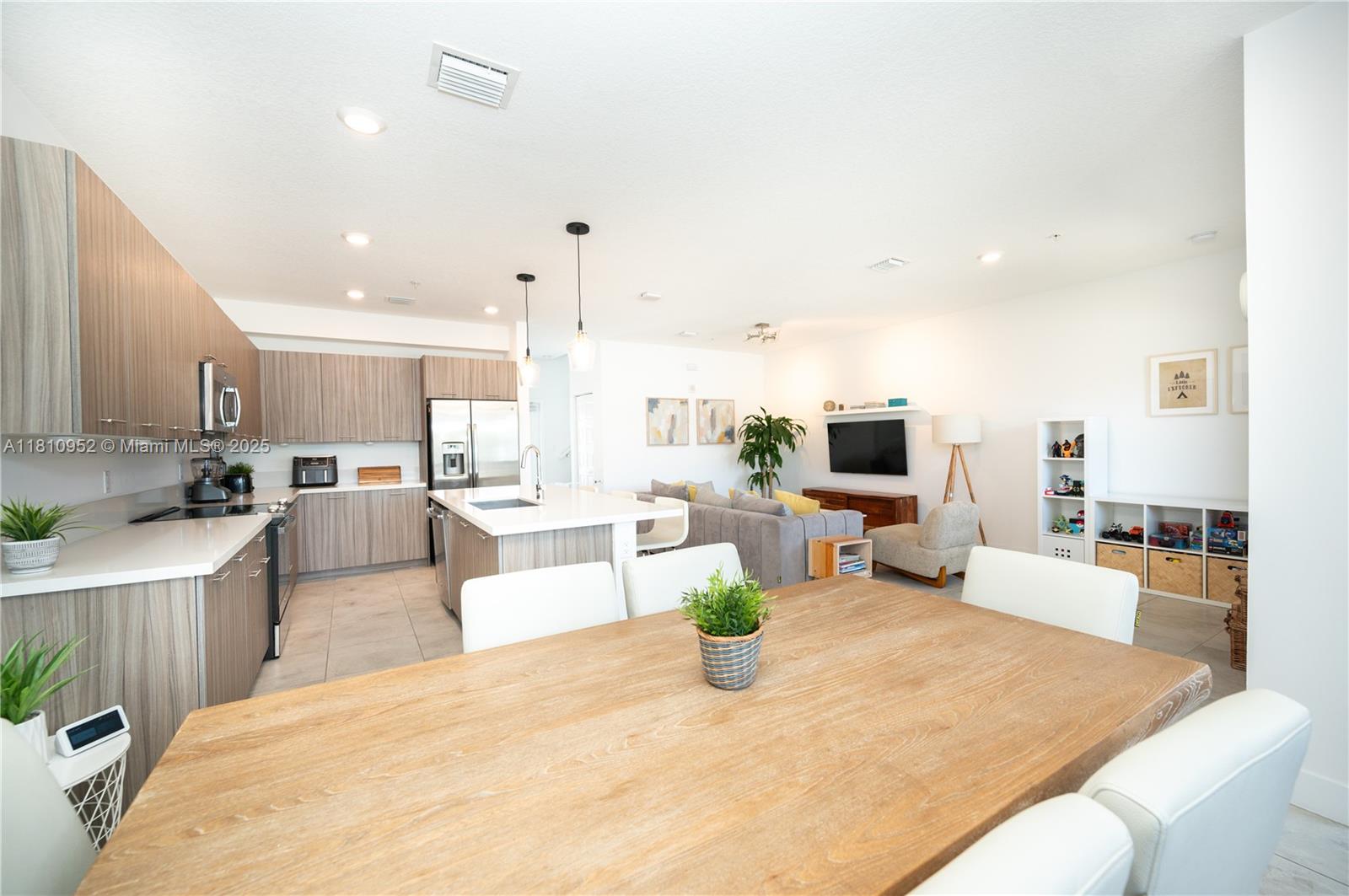 URBANA AT THE RESIDENCES - Residential Lease