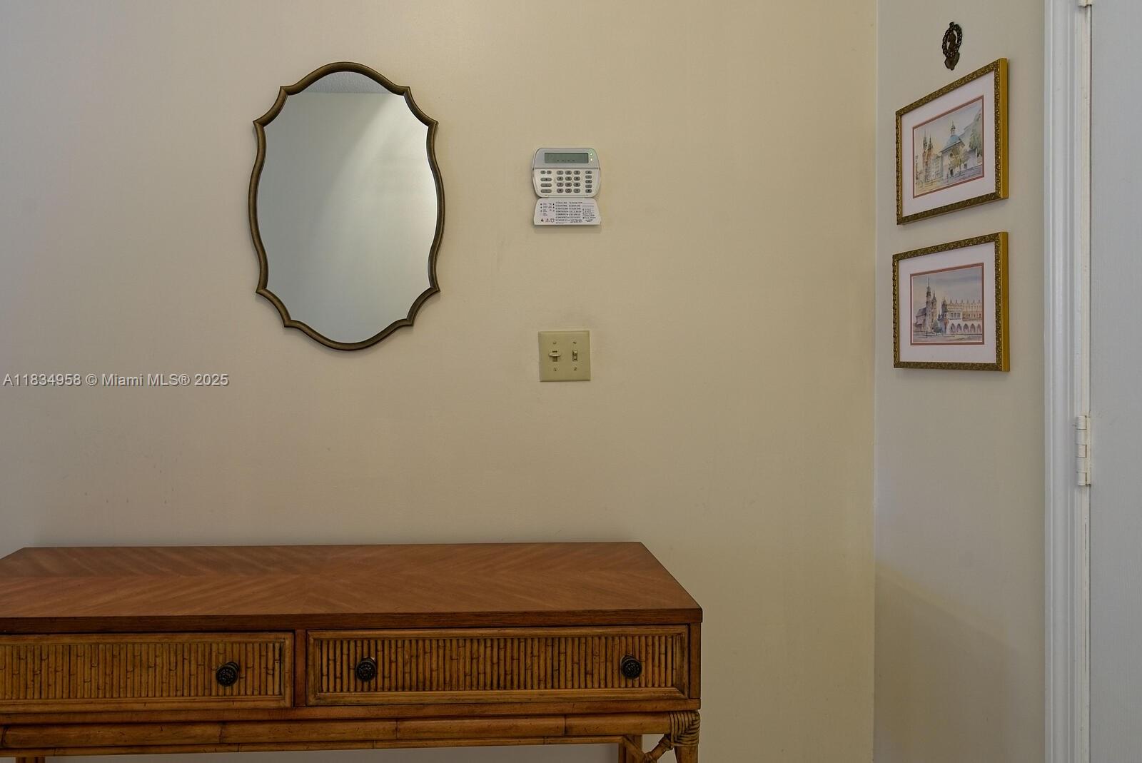 10360 SW 22nd St, Miami, FL, 33165/$630,000 2 10360 SW 22nd St