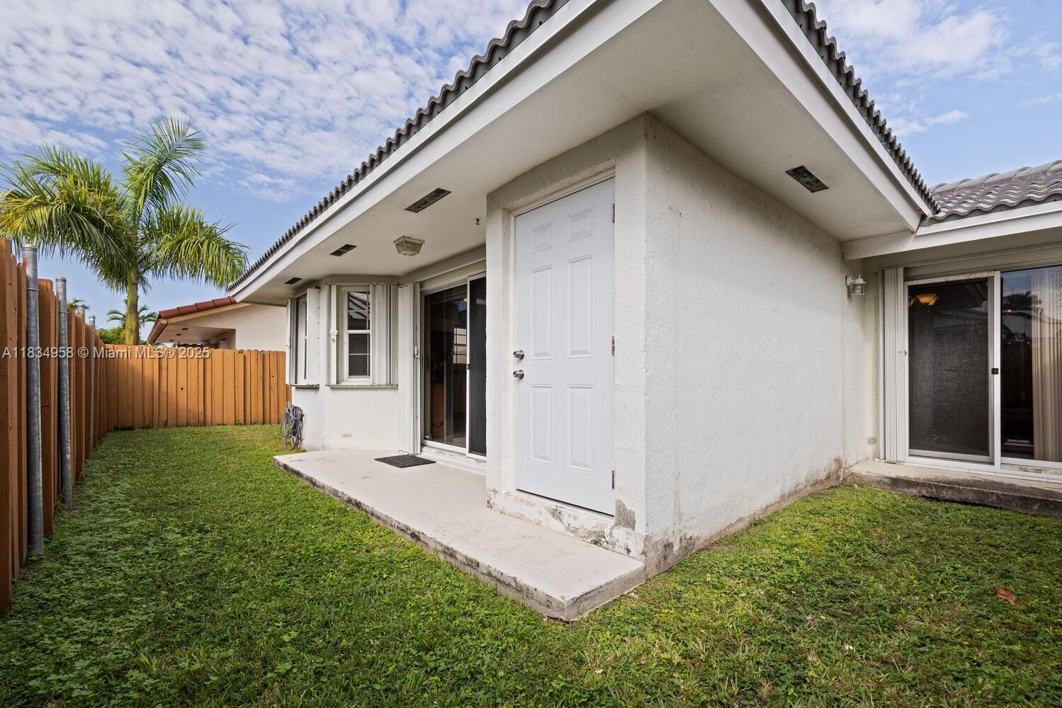 IVIS AT LOYOLA - Residential