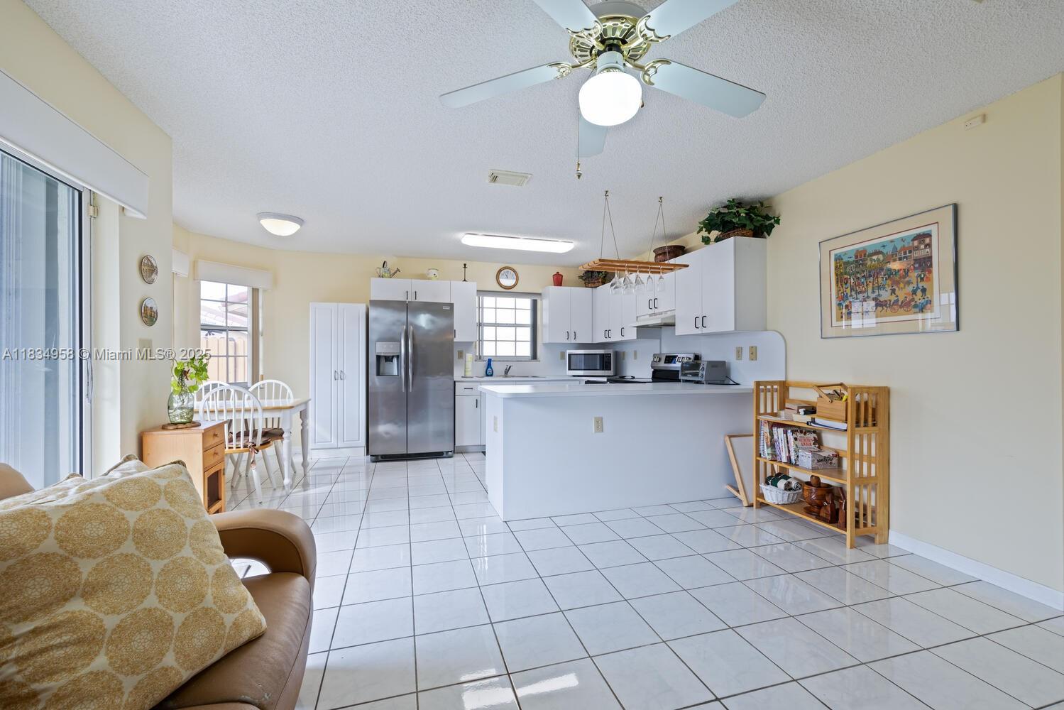 IVIS AT LOYOLA - Residential