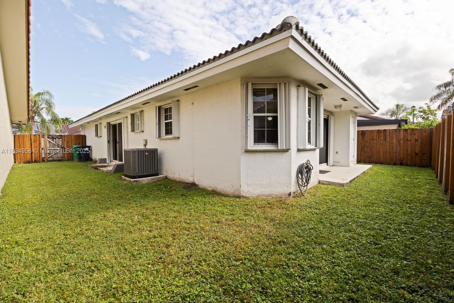 IVIS AT LOYOLA - Residential