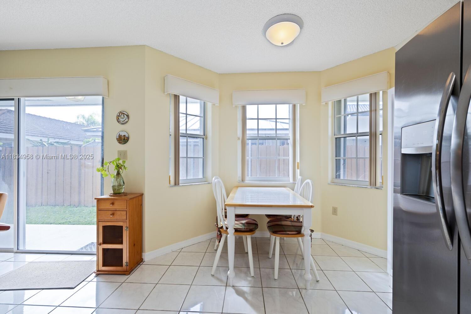 IVIS AT LOYOLA - Residential