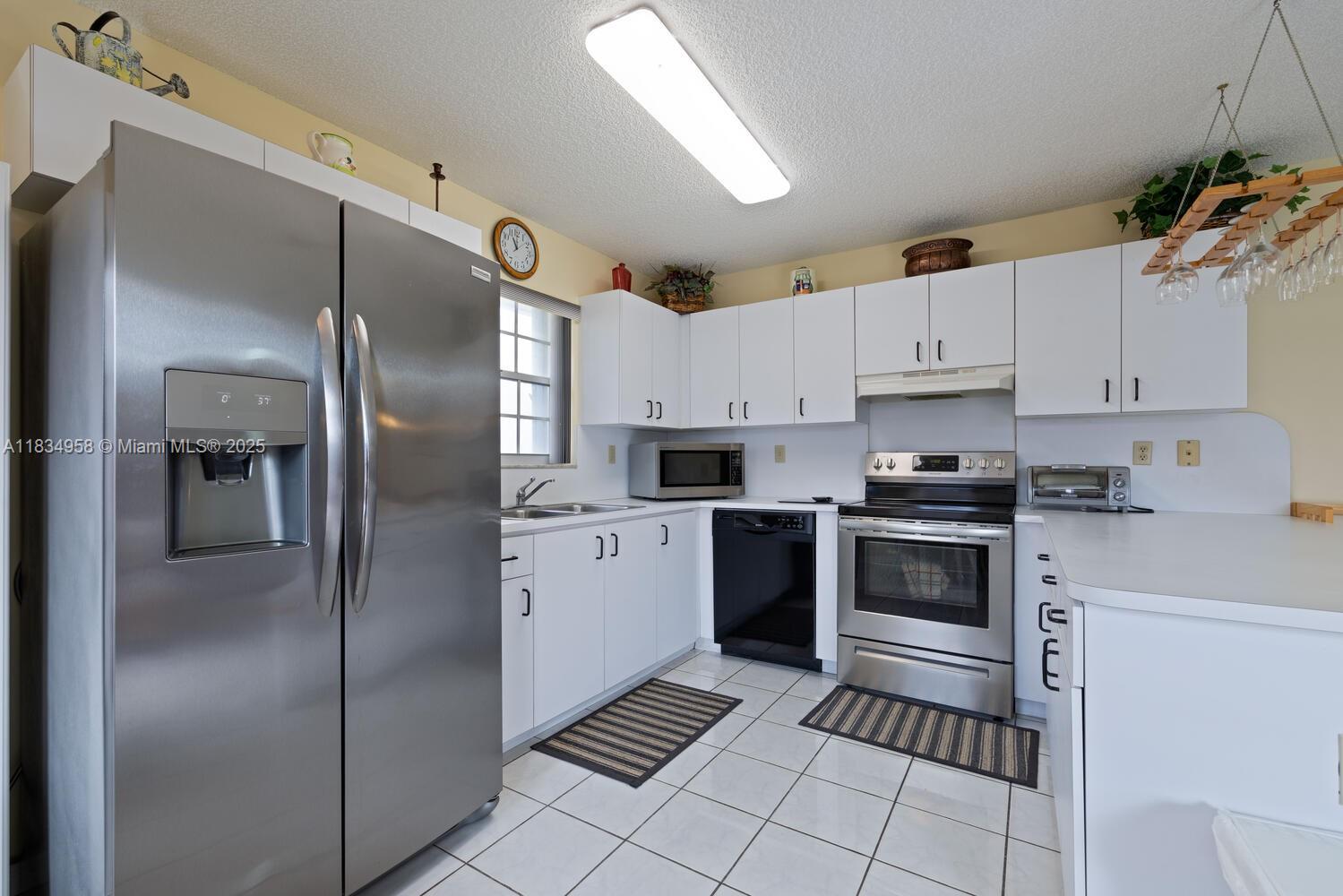 IVIS AT LOYOLA - Residential