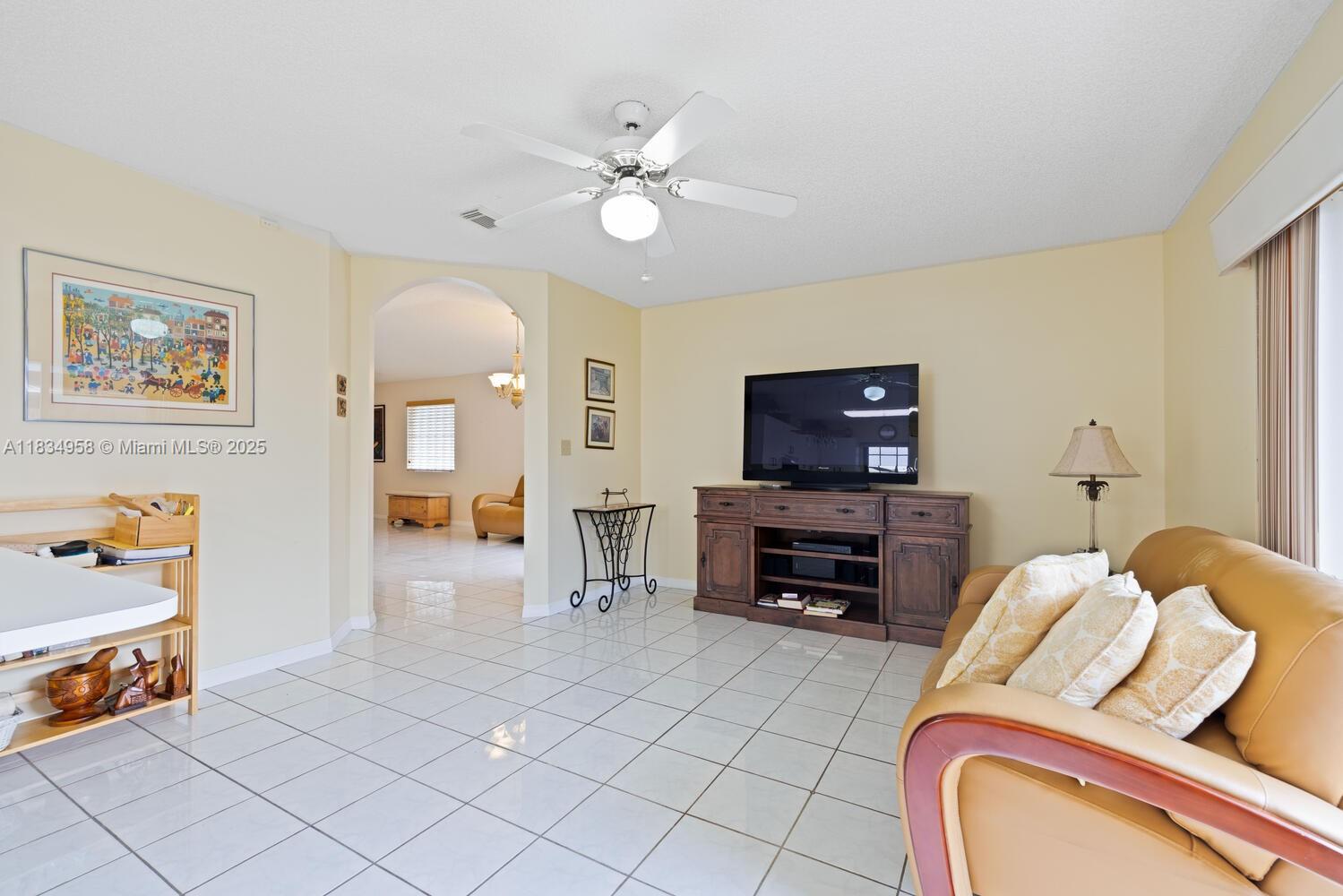 IVIS AT LOYOLA - Residential