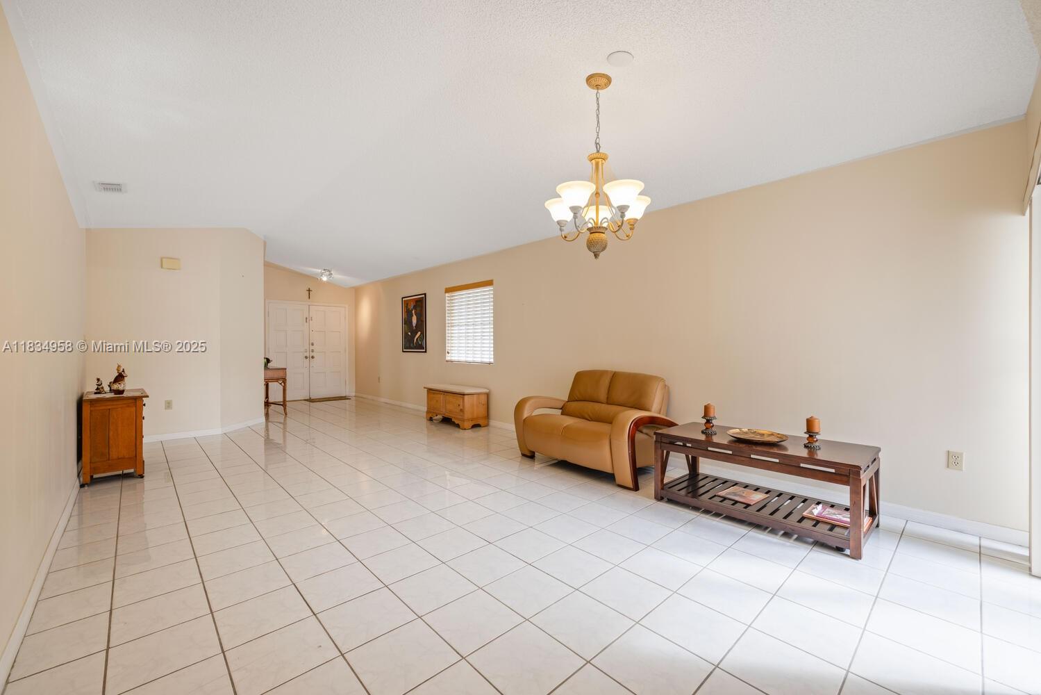 IVIS AT LOYOLA - Residential