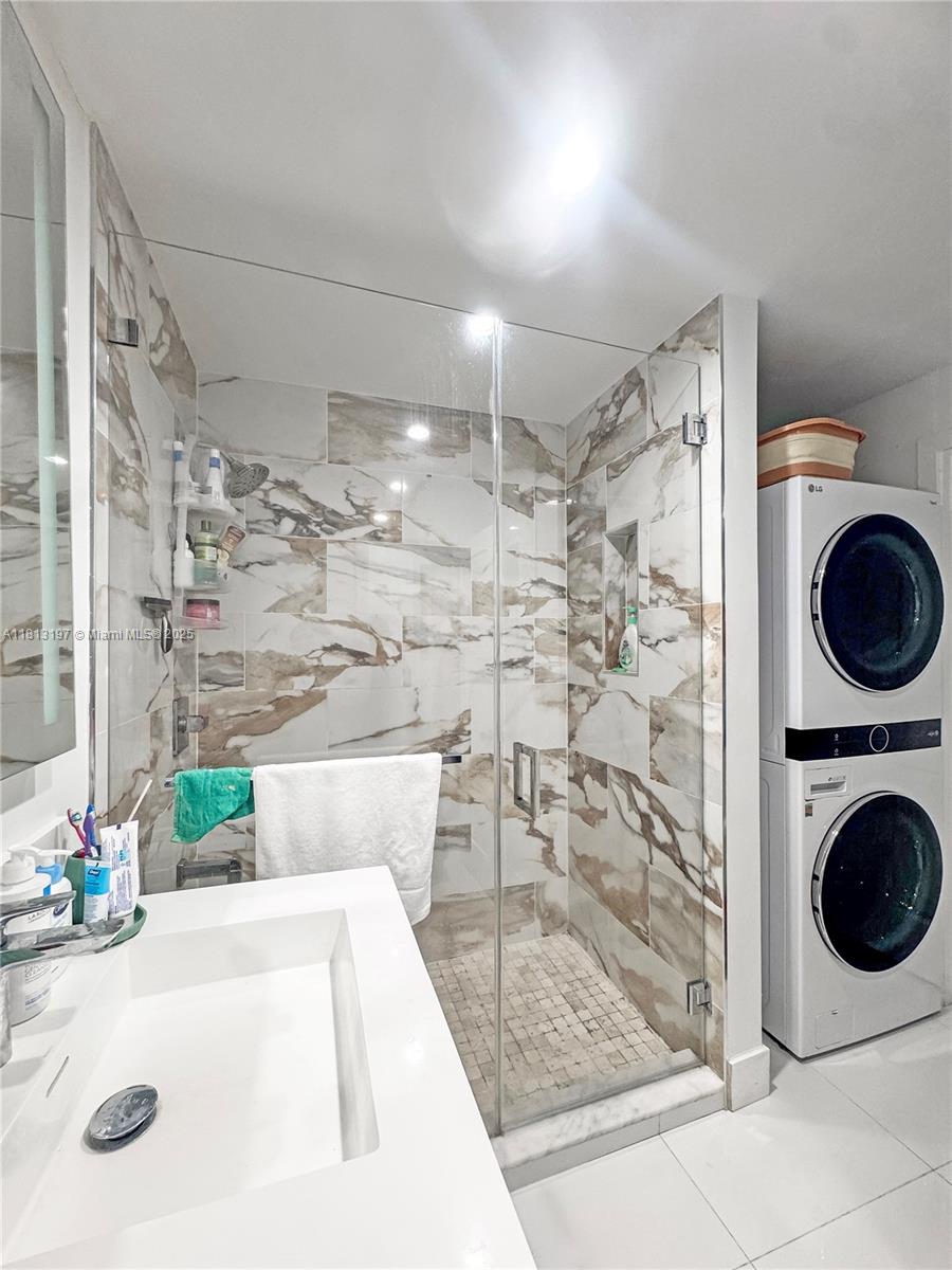 HIALEAH 5TH ADDN - Residential