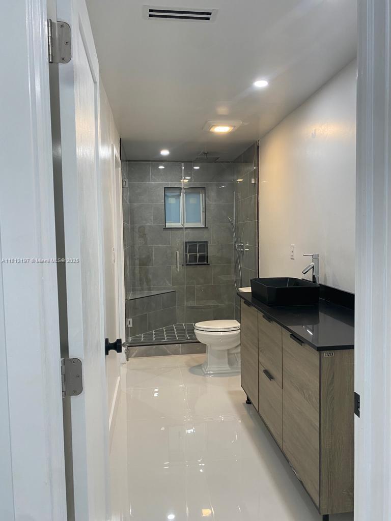 HIALEAH 5TH ADDN - Residential