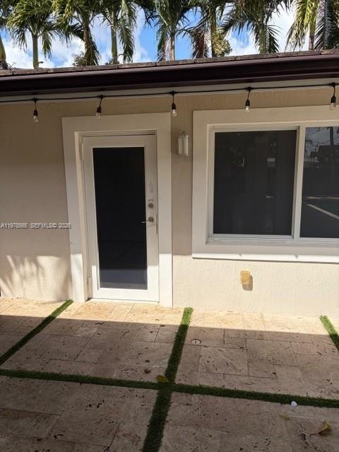 TROPICAL ESTS - Residential Lease